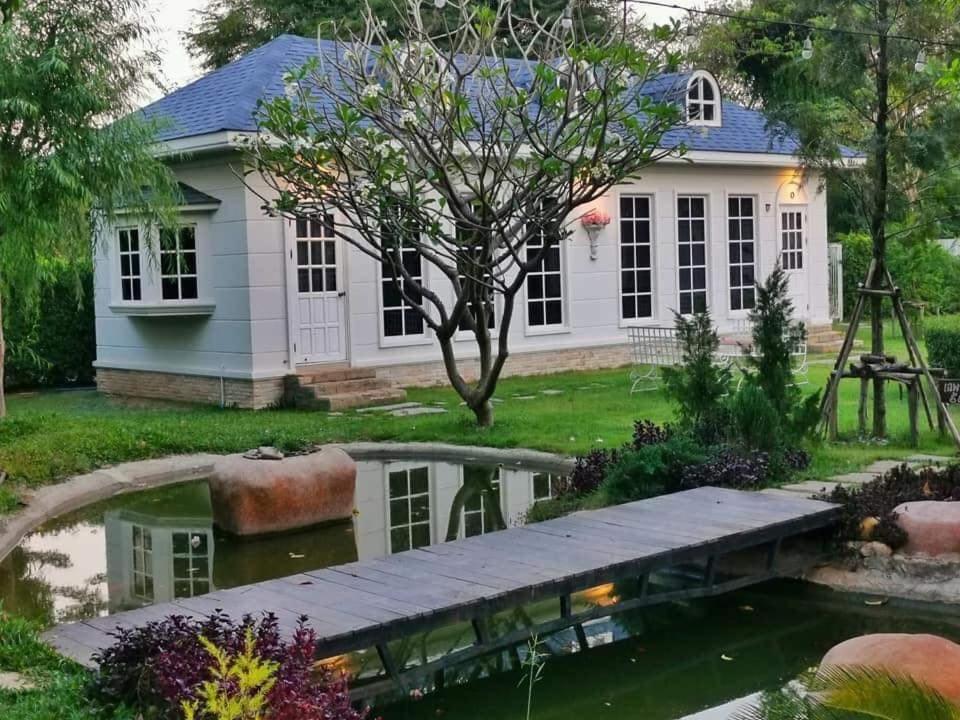 Je t'aime cafe&villa Singburi Extérieur photo